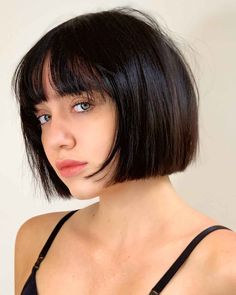 50 Trendiest Short Bob Haircuts Hair Cut Straight, Chin Length Haircuts, Stacked Haircuts, Wand Hairstyles, Classic Haircut, Chin Length Bob, Hairstyles For Fine Hair, Bob Haircut With Bangs, Chin Length Hair