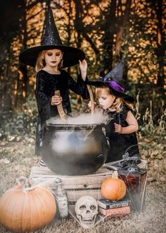 Halloween Shot Ideas, Bestie Pictures, Halloween Mini Session, Lightroom Effects, Mini Photo Shoot, Witch Photos, Baba Jaga, Mini Photo Sessions, Toddler Photoshoot