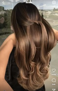 Balayage Mocha Brown, Vintage Hair Color, Fall Hair Shoulder Length, Cinnamon Brown Hair Color Kylie Jenner, Ombre Chestnut Hair, Hair Colours For Pale Skin, Brunnete Long Hair Caramel, Mocha Ombre Hair, Sunkissed Brown Hair