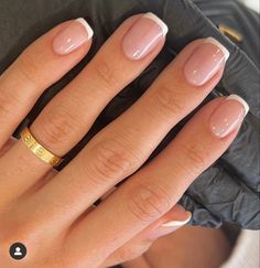 Unghie Sfumate, French Manicure Nails, Colorful Nails, Simple Gel Nails, Casual Nails, Work Nails, Neutral Nails, Nature Tattoos, Short Acrylic Nails