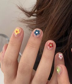 Short Nails Flowers, Hana Core, Nail Designs Short, Paintbox Nails, Nail Party, Minimal Nails Art, Cute Simple Nails