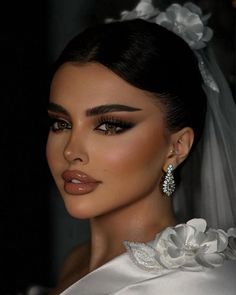 #makeuplover #beauty #makeuptutorial #makeupaddict #makeupjunkie #makeupinspiration #makeupgoals #makeupartist #makeuplooks #makeupoftheday #makeupcommunity #makeupobsessed #makeuplife #makeupideas Nikkah Party, Glam Bride Makeup, Straight Eyebrows, Becoming A Makeup Artist, Wedding Makeup Bride, Arabic Makeup, Glam Bride, Bridesmaid Hair Makeup, Glam Makeup Look