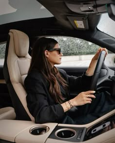 Porsche For Women, Busy Business Woman, Porsche Girl Aesthetic, Porsche Mom Aesthetic, Women In Sales, Porche Mom, Women In Car, Porsche Woman, Driving Car Aesthetic