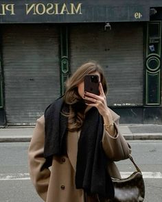 Vinter Mode Outfits, Mantel Outfit, Corporate Outfits, Looks Street Style, Rainy Day Outfit, Mode Inspo