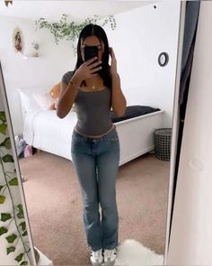 Cute Simple Basic Outfits, Flat Girl Outfits, Fits For High School, Cute Dress Up Outfits, Simple Outfit Inspo School, Tumblr Girly Outfits, Outfit Ideas For School Jeans, Cute Outfits Basic, Outfit Inspo With Jeans