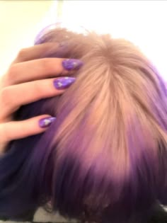 ghost roots ♡ Purple Hair Blonde Roots, Purple Ghost Roots, Ghost Roots Curly Hair, Dyed Roots, Ghost Roots Hair, Ghost Roots, Underdye Hair, Colored Hair Roots, Physical Manifestation