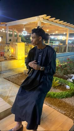 Moroccan Thobe Men Aesthetic, Men Thobe Aesthetic, East African Men, Eid Outfits Men, Thobes Men Arab, Muslim Men Aesthetic, Muslim Man Aesthetic, North African Men, Halal Aesthetic