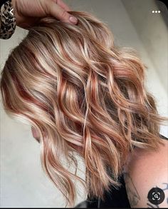 Rose Gold Streaks In Blonde Hair, Winter Blonde Hair Shoulder Length, Fall Hair For Blondes Low Lights, Cherry Red And Blonde Hair, Blonde With Rose Gold Highlights, Rose Gold Lowlights, Blonde With Red Lowlights Hair, Blonde And Red Highlights