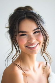 32 Gorgeous and Easy Long Hairstyles For Women - The Hairstyle Edit Short Hair Bob Cut, Hairstyles For Special Events, Long Side Swept Bangs, Blonde Beach Waves, Rooty Blonde, Easy Long Hairstyles, Vintage Ponytail, Short Hair Bob, Romantic Waves