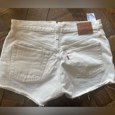 W28 Levi’s Strauss 501 Shorts. Never Worn No Stains, Pet Free, Smoke Free Home. Vintage White Jean Shorts For Spring, Vintage High Waist White Shorts, Levi's White Cotton Bottoms, White Levi's Cotton Bottoms, White Cotton Levi's Bottoms, Vintage White Jean Shorts, Vintage White Cotton Jean Shorts, White Cotton Vintage Jean Shorts, Vintage White Bottoms For Summer