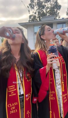 Two USC students drinking in celebration of graduating college Graduate University, California University, University Inspiration, Life After High School, California Aesthetic