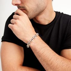 Let your confident style shine through the dazzling details of this men's diamond-lined mariner bracelet in 10K gold. Created in warm 10K gold The entire design, including the box clasp, is lined with diamonds - each artfully set to enhance size and radiance. This 8.5-inch mariner chain bracelet impresses with 3 cts. t.w. of diamonds. Classic White Chain Bracelet With Solid Links, The Dazzling, Confident Style, Box Clasp, 10k Gold, Chain Bracelet, Diamonds, Bracelet, Chain