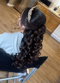 12 Best Prom Hair For Every Vibe Hair Styles For Quinceañera Curly Hair, Prom Hairstyles Long Curly Hair, Pageant Hair For Curly Hair, Hair For Quinceanera Hairstyles, Hair Ideas Quinceanera, Curly Hairstyles For Ball, Hair For Prom Long, Hairstyles For Damas, Cute Quince Hairstyles