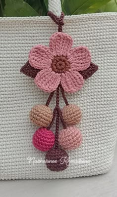 Crochet Shoulder Bags, Crochet Flowers Free Pattern, Keychain Crochet, Crochet Bouquet, Crochet Bookmarks, Crochet Instructions, Crochet Flower Patterns