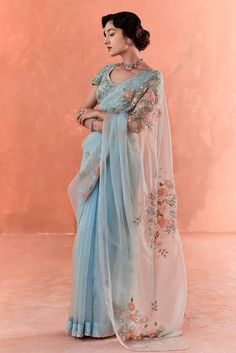 Summer By Priyanka Gupta, Saree Organza, Simple Saree Designs, Saree Floral, Fancy Sarees Party Wear, Saree Designs Party Wear, Blue Saree, Elegant Saree, Stylish Sarees