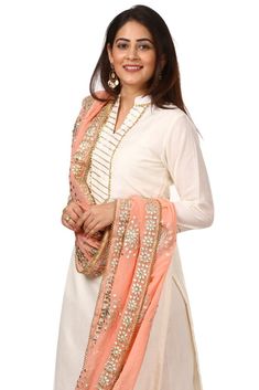 Deziner Dresses, Gotta Patti Dupatta, Peach Dupatta, Kurti With Jacket, Embroidered Birds, Desi Dress, Birds Sitting, Silk Kurti, Gotta Patti