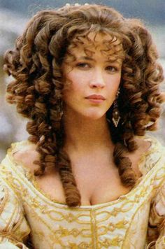 Sophie Marceau - film 'Marquise' (1997) set in the court of Louis XIV. 1700s Hair, Historical Hairstyles, 17th Century Fashion, French Actress, Long Curly Hair, Long Curly, Marie Antoinette, Hair Designs