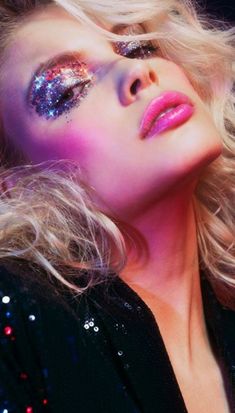 70s Disco Makeup, 80s Makeup Trends, Glam Rock Makeup, Look Disco, Disco Makeup, Rock Makeup, 70s Makeup, 70s Glam