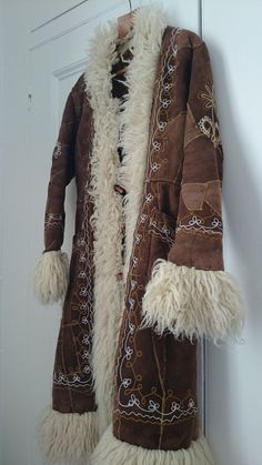 Genuine Vintage 1970s Afghan Coat Funky Clothes, Romantic Clothing, Afghan Coat, Mode Mantel, Asian Textiles, 60s 70s Fashion, Mode Hippie, Hippie Fashion, Hippie Clothes