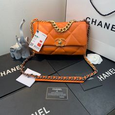 CHL 19 Handbag Orange For Women 10.1in/26cm Chanel 19, Stylish Handbags, Evening Clutch Bag, Louis Vuitton Twist Bag, Chanel Handbags, Tote Backpack, Women's Bags, Satchel Bags, Fashion Handbags