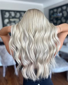 Fall Hair Colors For Platinum Blondes, Platinum Full Highlights, Full On Blonde Hair, Full Icy Blonde Highlights, Silver Blonde Hair Highlights, Bright Blonde Highlights On Blonde Hair, Very Blonde Highlights