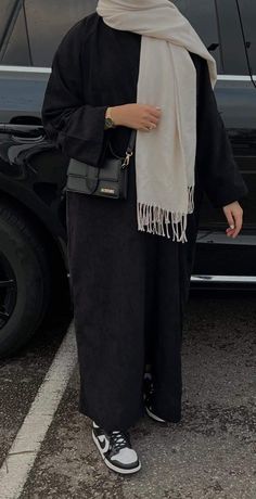 Hijab Trend, Modest Outfits Muslim, Modest Winter Outfits, Abaya Outfit, Abaya Kimono, Modesty Outfits, Hijab Trends, Muslim Outfits Casual, Hijabi Fashion Casual