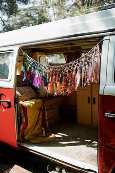 Hippie Camper, Vw Camper Van, Camping Set Up, Scrap Fabric Crafts, Festival Camping, Boho Deco, Camper Decor, Festival Shop, Hippie Decor