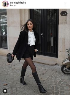 Black Skirt And Boots Outfit, Outfit Botas, Bow Fashion, Hijabi Fashion Casual, Casual Day Outfits, Winter Outfits For Work, Hijabi Fashion, Fall Fashion Outfits, Classic Outfits