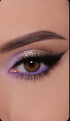 Putple eye look Hoco Eyeshadow, Makeup Looks Light Purple, Makeup For A Lavender Dress, Cute Purple Eye Makeup, Eye Makeup Subtle, Make Up For Quinceanera Purple, Homecoming Makeup For Purple Dress, Hoco Makeup For Purple Dress, Homecoming Purple Makeup