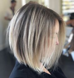 Shoulder Length Tousled Hairstyle Mid Hair Bob Haircuts, Brown Chin Length Hair, Choppy Inverted Bob Hairstyles Medium, Medium Length Haircut Bob, One Length Bob Medium, Cute Bobs For Thick Hair, Vavavoom Hair, Medium Length Angled Bob, Root Fade