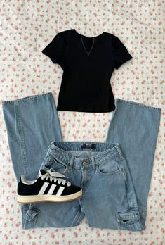 School Outfits Ideas Summer, Lazy Outfits Jeans, All Black Outfits For School, Outfit Ideas 12-13 Year, Outfits With Black Jeans For School, Casual Outfits Summer Comfy, Tuesday Outfit School, Outfit Layout Ideas, Black Top And Jeans Outfit