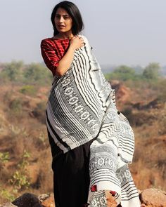 Exclusive Ajrakh and Dabu Block Printed Cotton, Lenin & Silk Sarees. Handwoven and hand dyed in natural colours. Worldwide Shipping Linen Cotton Sarees, Buisness Casual Women, Tie Dye Shirts Patterns, Sleeveless Blouse Designs, Cotton Saree Blouse Designs, Saree Wearing, Saree Wearing Styles, Cotton Saree Blouse, Block Print Saree