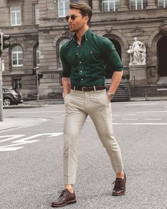 Old Money Summer Outfits Men 2024: 50+ Best Ideas You'll Love 35 Men Work Outfits, Business Casual Outfits For Men, Irish Shirts, Best Business Casual Outfits, Khakis Outfit, Mens Business Casual Outfits, Formal Men Outfit, Formal Mens Fashion, Stylish Men Casual