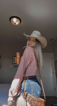 Cowboy Hat Outfits Woman, Western Cowgirl Style, Western Girl Outfits, Country Fits, Cute Cowgirl Outfits, Western Fits