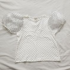 Brand New With Tags Zara Polka Dot Top With Puff Sleeves Size 6 #Kids #Fashion #Trend #Chic #Likenew #Cute #Fun #Likenew #Style #Stylish #Trending #Classic #Beautiful #Elegent #Summer #Spring #Winter #Fall #Chupchick Cute Polka Dot Top For Spring, Cute Spring Polka Dot Tops, Casual Polka Dot Puff Sleeve Tops, Casual Polka Dot Swiss Dot Top, Fitted Swiss Dot Top With Puff Sleeves, Cute Fitted Polka Dot Tops, Fitted Cute Polka Dot Tops, Fitted Polka Dot Cute Tops, Casual Polka Dot Puff Sleeve Blouse