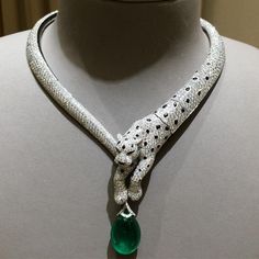 Cartier Necklace Diamond, Cartier Jewelry Necklace, Cartier Diamond Necklace, Cartier Emerald, Cartier High Jewelry, Necklace Cartier, Panther Necklace, Serpentine Necklace