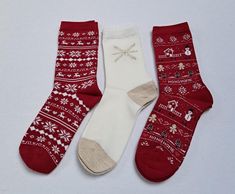 Start the Christmas season off right with these festive motif socks. Sugar-sweet Christmas socks, 3 pieces with different motifs. These elegantly designed stockings are perfect for bringing festive cheer to any home. They are not only visually appealing but also extremely comfortable. A great gift for the whole family. Wearable from size 35-41 Socks Gift, Sweet Christmas, Christmas Socks, Christmas Season, Christmas Seasons, The Christmas, Austria, Christmas Stockings, Porter