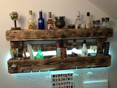 Paletten Bar für WeinSchnaps Cocktails oder mal ein Bierchen Pallet Ideas Easy, Diy Bar, Mini Bar, Home Bar, Dart, Wine Rack, Liquor Cabinet, Man Cave