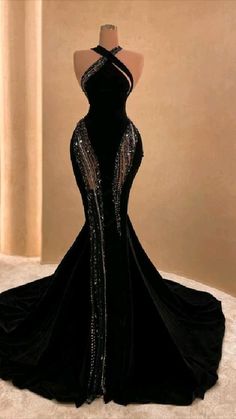 Corset Mermaid Prom Dress, Halter Corset, डिजाइनर कपड़े, Prom Dress With Train, Classy Prom, Makeup Tip, Black Evening Gown