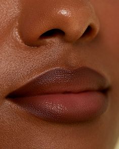 Mekap Mata, Lipstick For Dark Skin, Lip Makeup Tutorial, Smink Inspiration, Dark Lips, Dark Skin Makeup, Makeup For Black Women