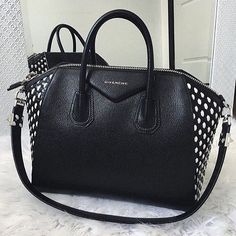 ♡ ᒪOᑌIᔕE ♡ Givenchy Antigona Medium, Givenchy Antigona Mini Black, Balenciaga Micro Bag, Black Bag Balenciaga, Givency Antigona Bag, Top Handle Bag, Wallet, Instagram Posts