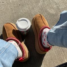 Ugg Tasman Red Stitching, Ugh Slipper Aesthetic, Slipper Outfit, Slippers Outfit, Cozy Slippers, Heart Socks, Ugg Tasman, Ugg Slippers, Slippers Cozy