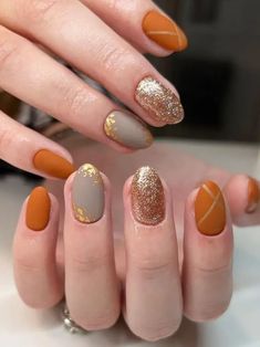 TOP 37 Fall Nail Designs You'll Love for 2024 Thanksgiving Nails Design Fall, Thanksgiving Nail Designs, Thanksgiving Nail, Fall Manicure, Glittery Nails, Plaid Nails, Short Nails Art, Thanksgiving Nails, Fall Nail Art