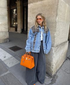 Cowboy Boot Street Style, Outfits 30s, Emili Sindlev, Winter Street Style, Simple Work Outfits, Look Boho Chic, Looks Jeans, Moda Denim, Style Casual Chic