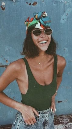 love swimsuit as a bodysuit Vintage Summer Outfits, Estilo Hippie, Look Retro, Acid Wash Jeans, Denim Cutoffs, Jeans For Short Women, Short Natural Hair Styles, Festival Looks, Oval Sunglasses