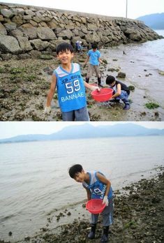 two pictures of boys playing with frisbees in the water and on the beach