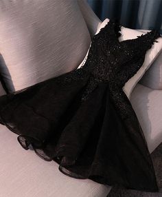 Black V Neck Blonder kort prom kjole, hjemkomstkjoler, hjemkomstkjoler Unique Hoco Dresses, Tulle Fashion, Black Lace Prom Dress, Cute Homecoming Dresses, Evening Mini Dresses, Black Evening Gown, Black Lace Shorts, Midi Dress Formal, Graduation Dresses