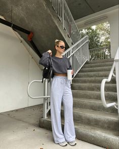 Lounge Jogger Outfit, Sweatpant Gym Outfit, Comfy Grey Sweatpants Outfit, Grey Joggers Outfit Women Winter, Wide Track Pants Outfit, Grey Jogger Outfits Women, Cute Outfits With Light Grey Sweatpants, Straight Leg Sweatpants Outfit Winter, Gray Lounge Pants Outfit