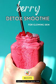 A super delicious, healthy SKIN DETOX smoothie with berries for glowing and youthful skin, and strong SHINY hair, with only 146 Kcal! A high fibre, low calorie homemade smoothie recipe, with strawberries, raspberries, yogurt, banana. A great breakfast idea or healthy dessert idea that is vegan, gluten-free and dairy free. If you love healthy fruit smoothie recipes, you'll be obsessed with this one from Rainbow Recipe! #detox #skinsmoothie #vitaminc #healthfruitsmoothie #berrysmoothie Easy Protein Smoothie Recipes, Thick Smoothie, Vegan Shakes