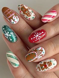 Christmas is a time of joy, warmth, and togetherness. While we decorate our homes and dress up for the season, why not add some holiday cheer to your nails as well? Simple Christmas nails are an easy and fun way to show off your festive spirit. Whether you’re getting ready for a cozy family gathering or a stylish office party, simple Christmas nails can be the perfect accessory. Acrylic Nail Designs Short Christmas, Robin Nails Christmas, Christmas Short Hair Ideas, Christmas Nails Detailed, Christmas Nail Art Ideas & Design, Christmas Themed Nails Acrylic Short, Christmas Nail Inspo 2023, Short Almond Nails Christmas Designs, Multi Colored Christmas Nails